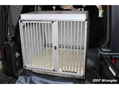 Prepravný box do Jeep Wrangler